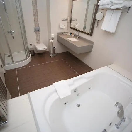 Hotel Grand Nora 4*