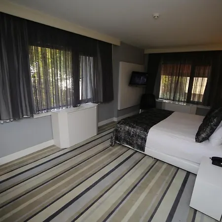 Grand Nora Hotel