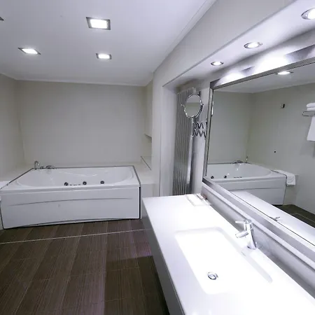 Grand Nora Hotel 4*