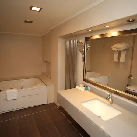 Grand Nora Hotel 4*