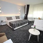Grand Nora Hotel