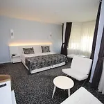 Grand Nora Hotel 4*