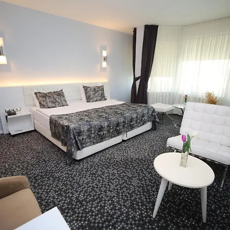 Grand Nora Hotel
